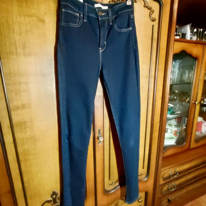 Женские джинсы Levi's 721