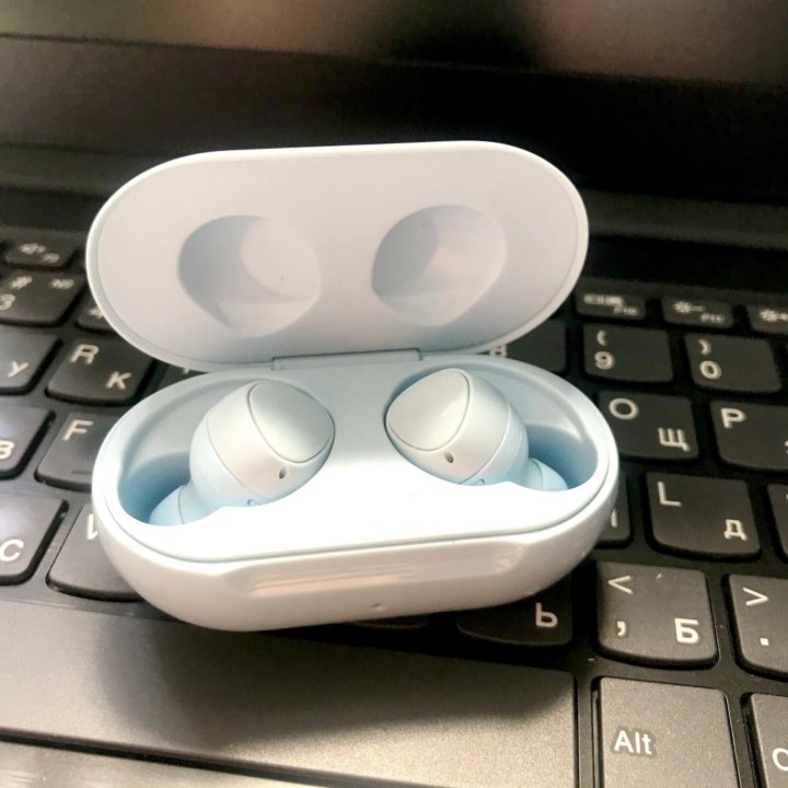 Беспроводные наушники Samsung Galaxy Buds+ голубой