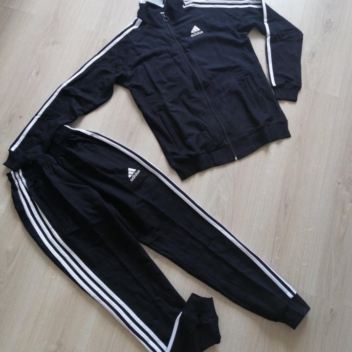 Спортивный костюм новый Adidas р.46,54