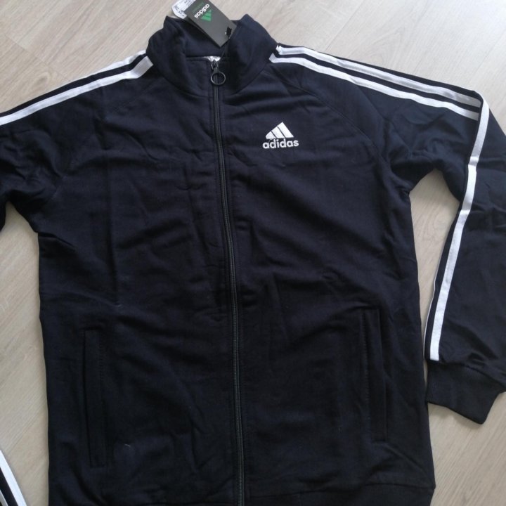 Спортивный костюм новый Adidas р.46,54