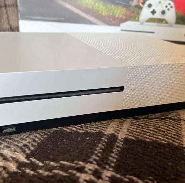 Приставка Xbox One S прокат