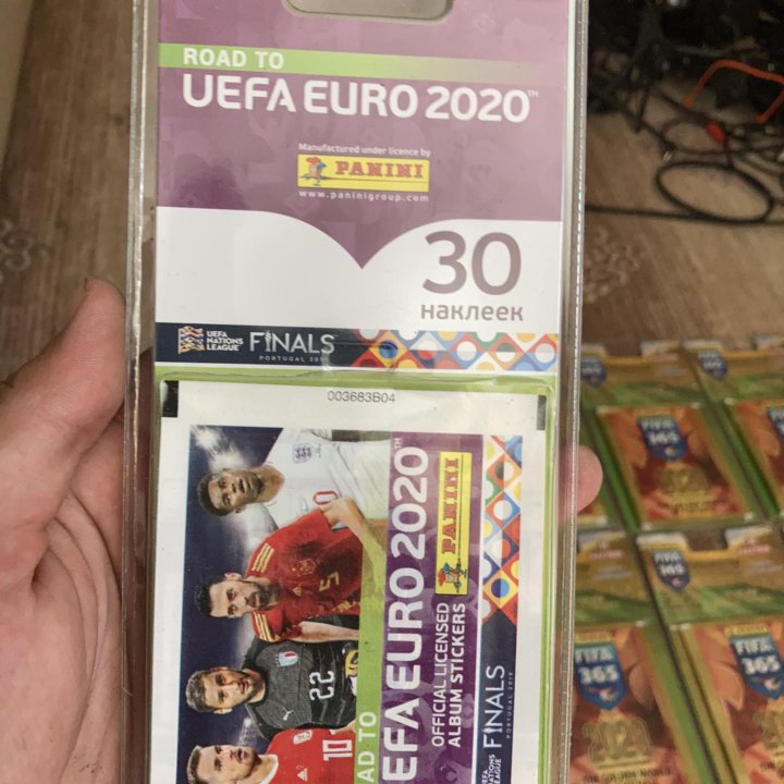 Коллекционные наклейки euro 2020.