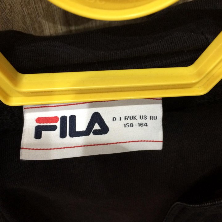 Спортивный костюм FILA в хорошем состоянии