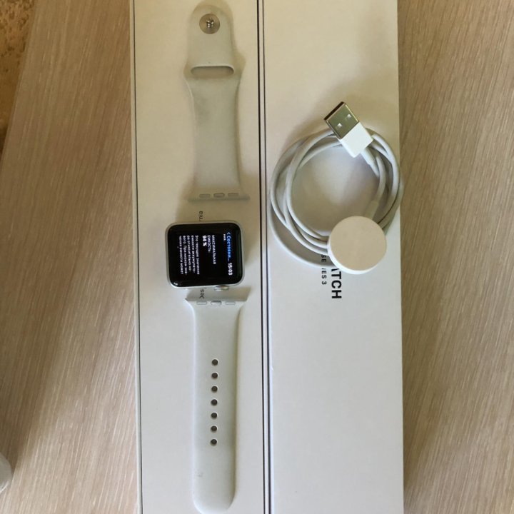 Часы Apple Watch 3 38