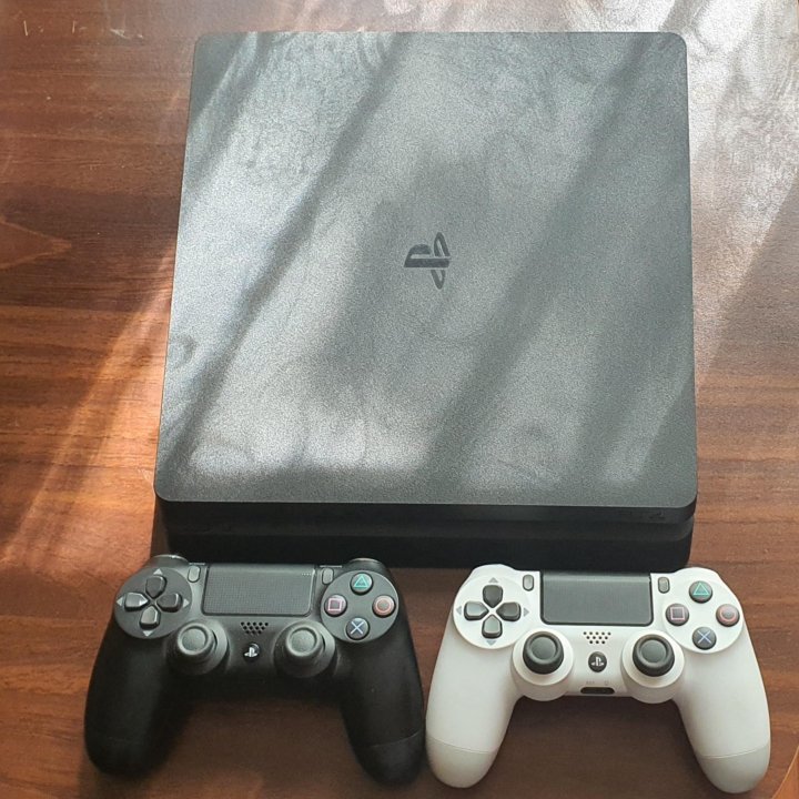 PlayStation 4 slim 1tb