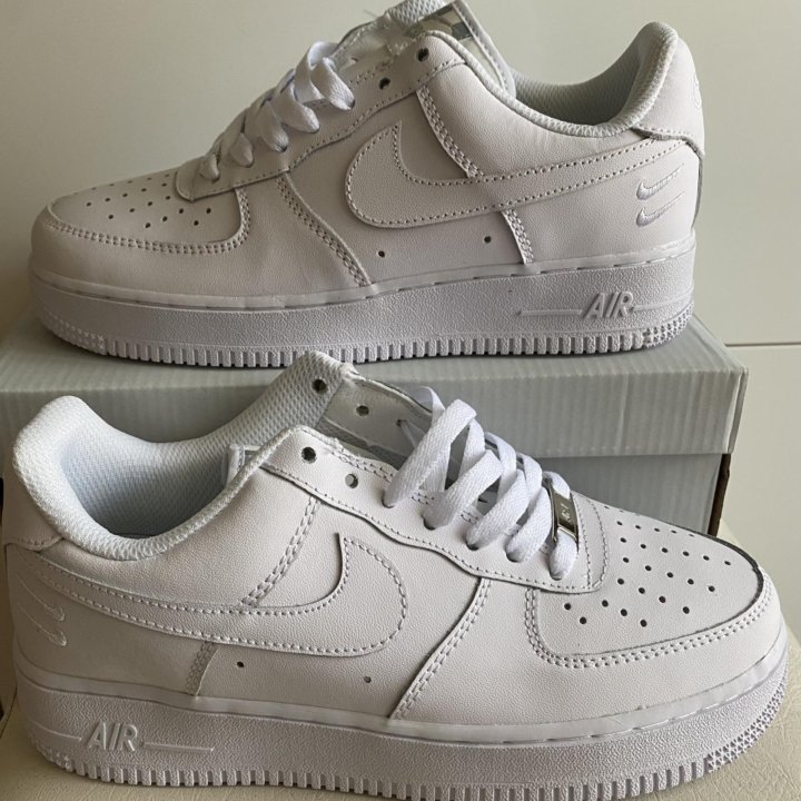 Кроссовки новые Nike air Force 1low