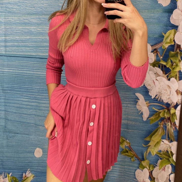 Костюм розовый юбка кофта , голубой летний костюм
