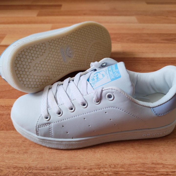 Кроссовки Adidas Stan Smith. Новые. 39-40 размер.