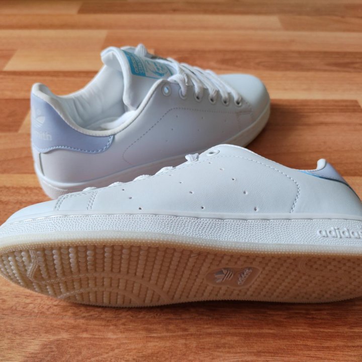 Кроссовки Adidas Stan Smith. Новые. 39-40 размер.