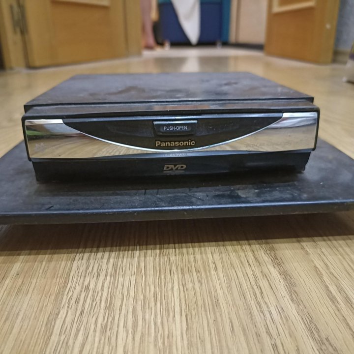 Мультимедиа Panasonic CN-DV220 DVD