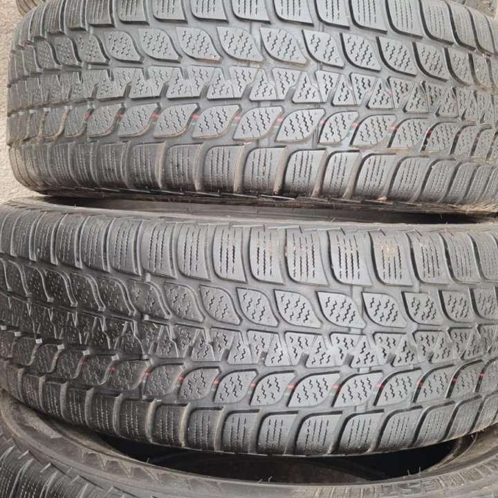 Шины зима липучка бу Bridgestone 195-60R16 4-2-1шт