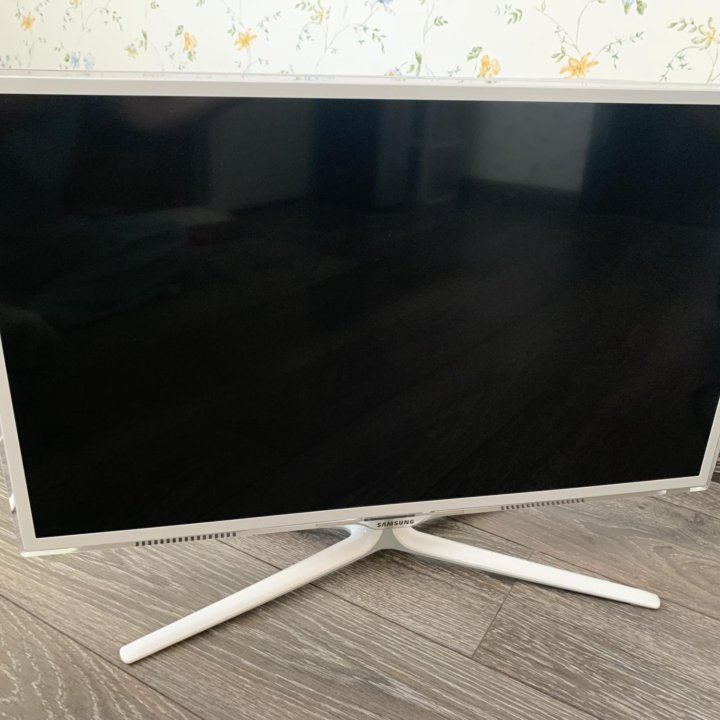 Резерв Телевизор Samsung smart tv 32