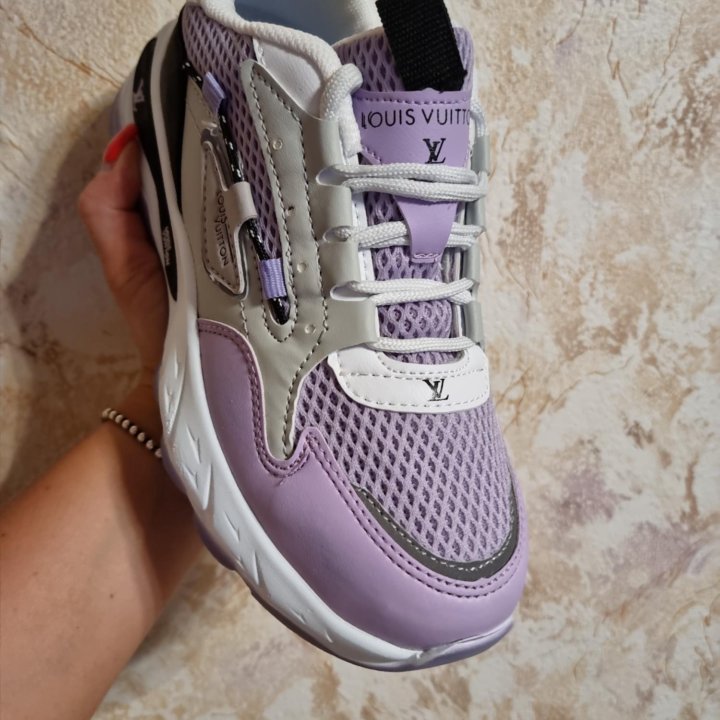 Кроссовки 36