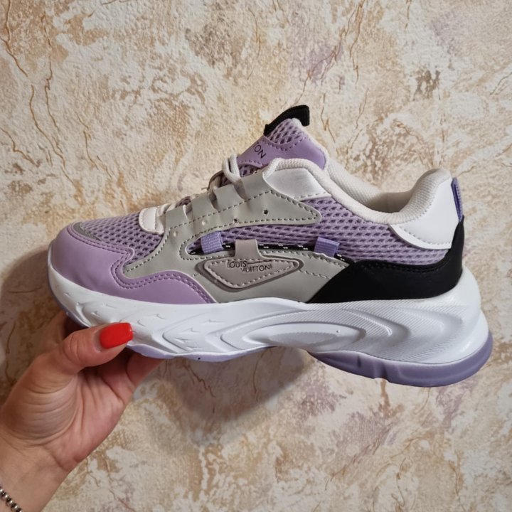 Кроссовки 36