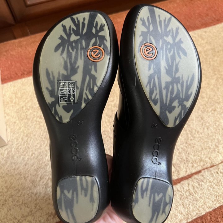 Босоножки Ecco