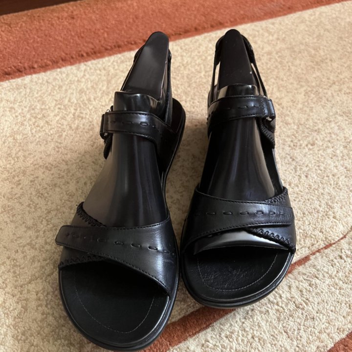 Босоножки Ecco