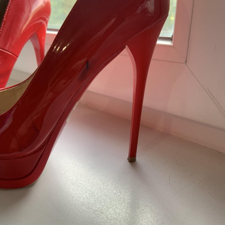 Туфли красные