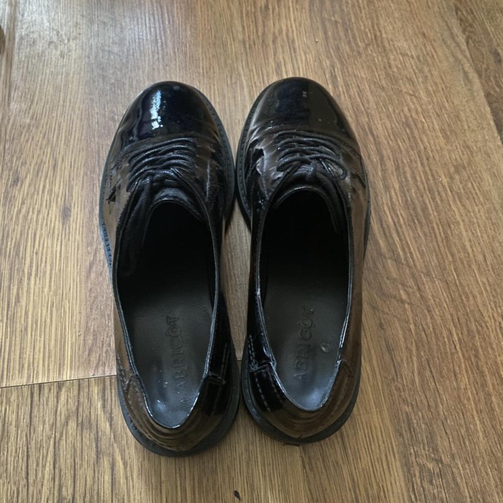 Полуботинки лаковые