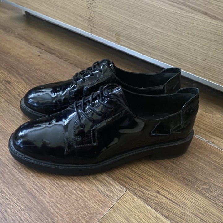 Полуботинки лаковые