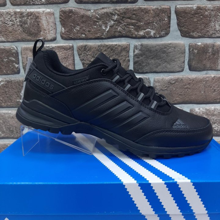 Кроссовки Adidas gore tex