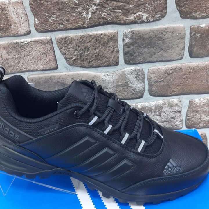 Кроссовки Adidas gore tex