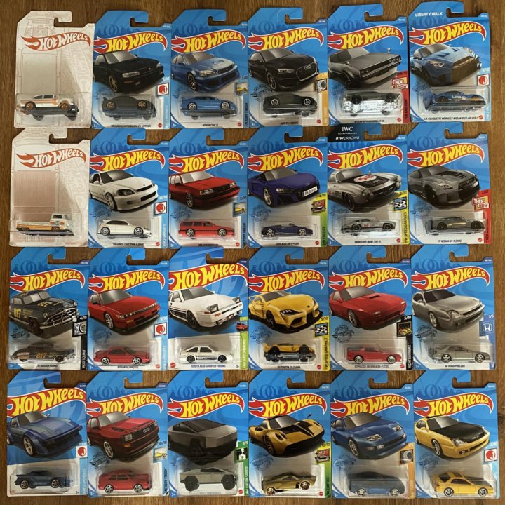 Коллекция Hot Wheels машинки