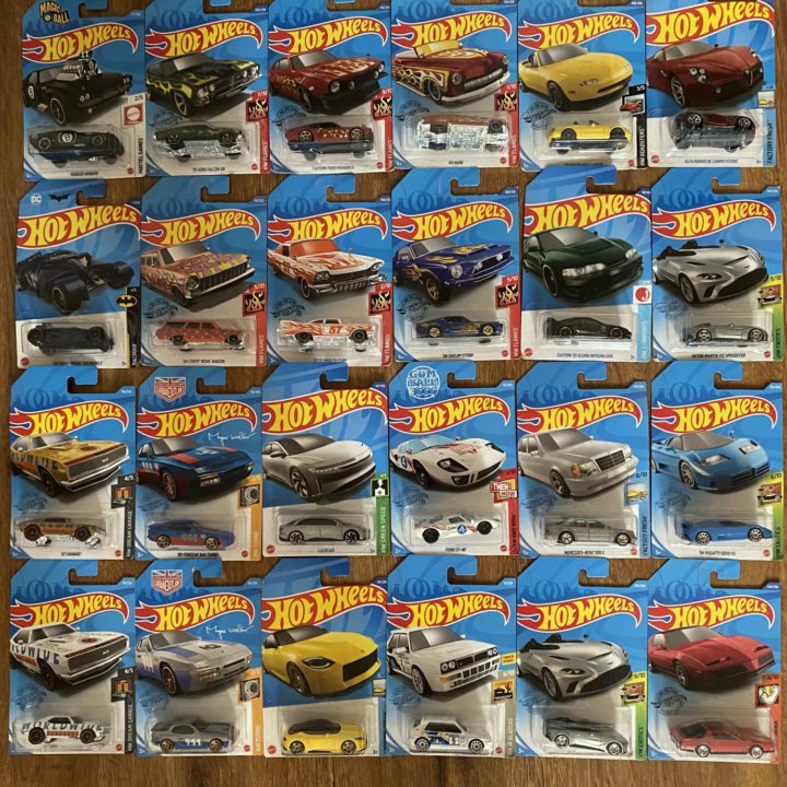 Коллекция Hot Wheels машинки