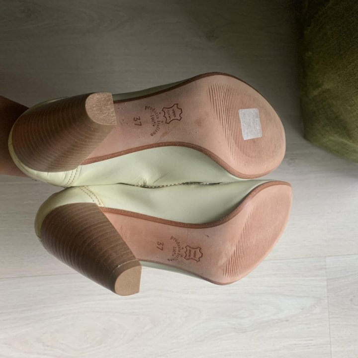 Продам туфли 37 размер