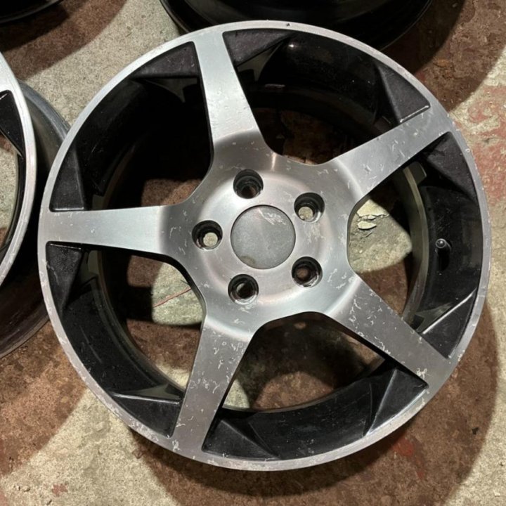 Литые Диски R15 Roner RN0512 5x105 Dia 56.6 ET 39