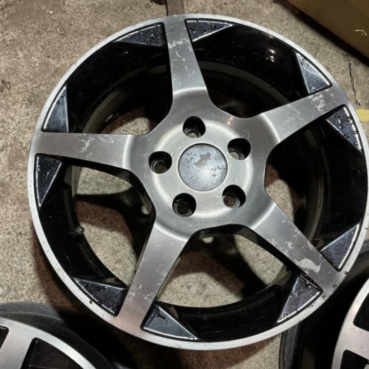 Литые Диски R15 Roner RN0512 5x105 Dia 56.6 ET 39