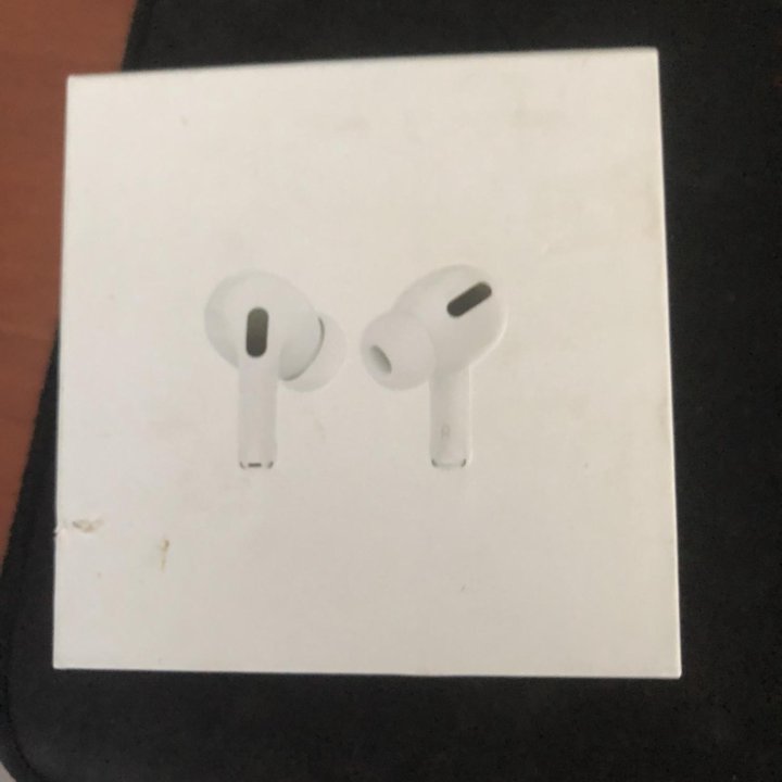 Коробка от AirPods Pro