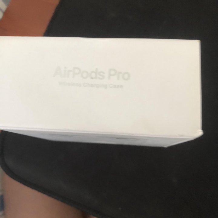 Коробка от AirPods Pro