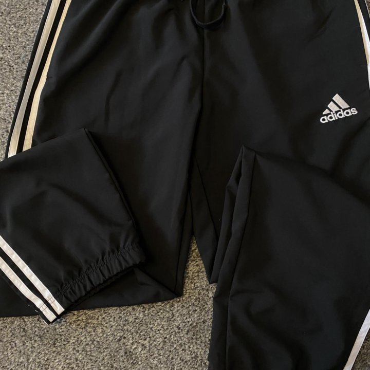 Спортивные штаны Adidas