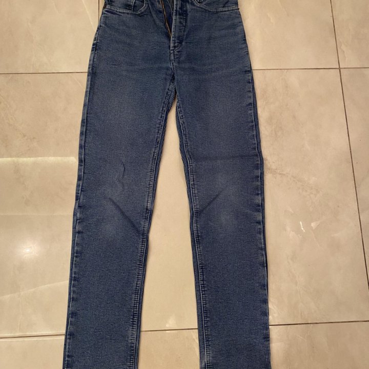 Джинсы в рубчик