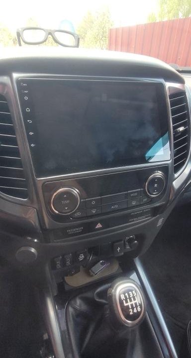 Mitsubishi l200 android teyes штатная магнитола