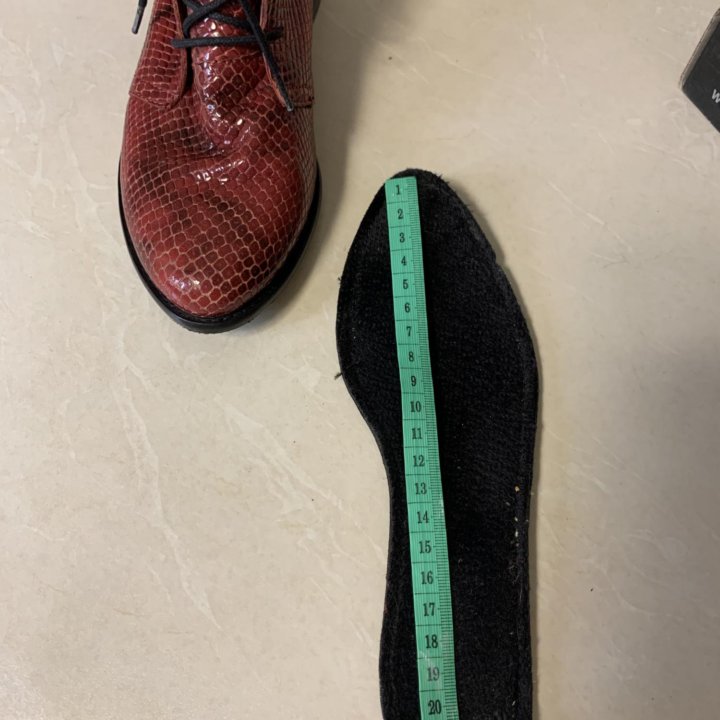 Ботинки/ казаки 33 размер