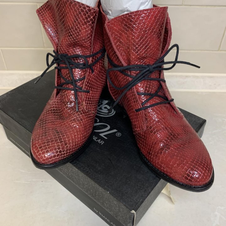 Ботинки/ казаки 33 размер