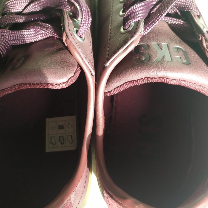 Новые ботинки