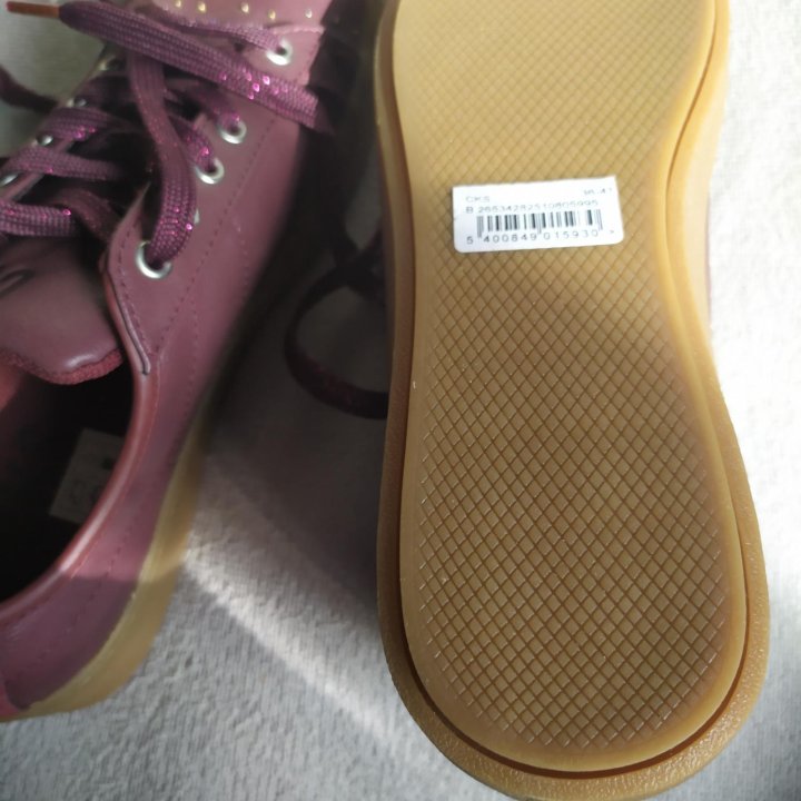 Новые ботинки