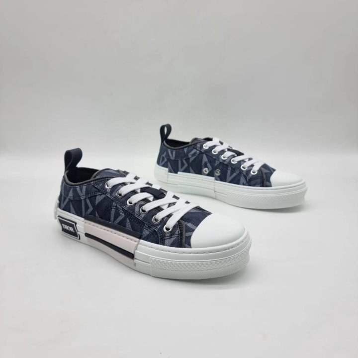 Кеды Dior????