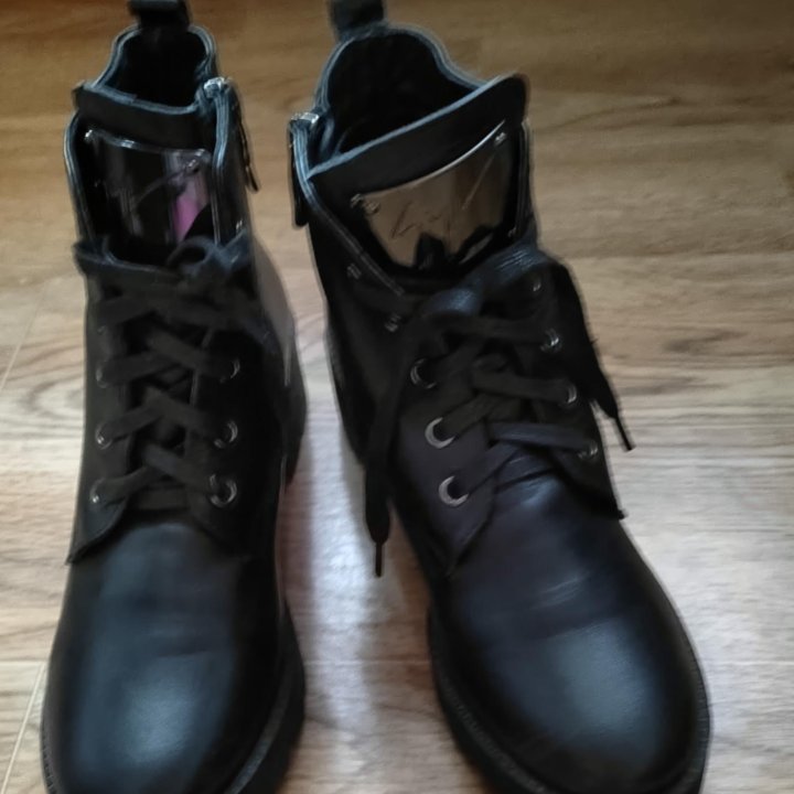 Ботинки осенние.