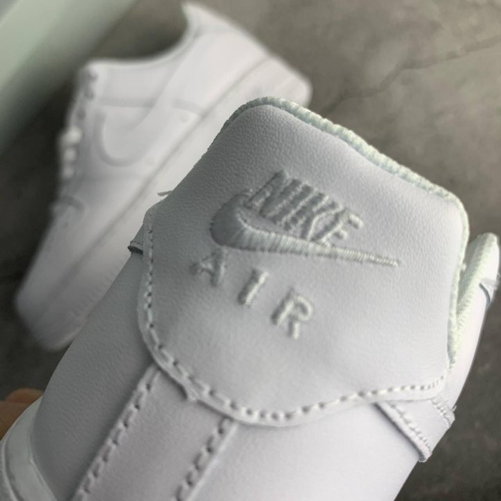 Кроссовки Nike