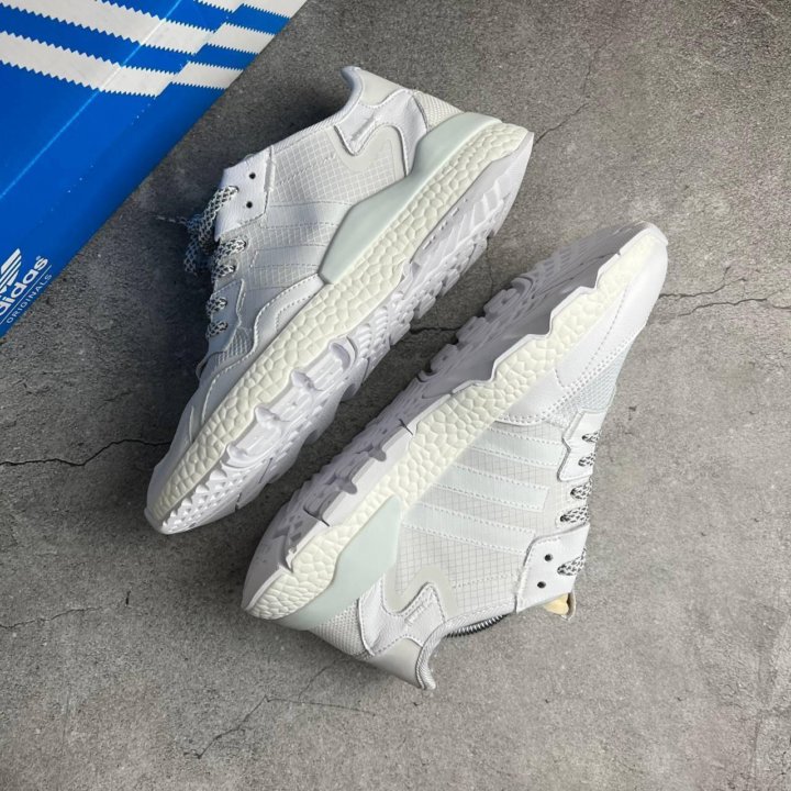 Кроссовки Adidas