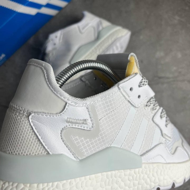 Кроссовки Adidas