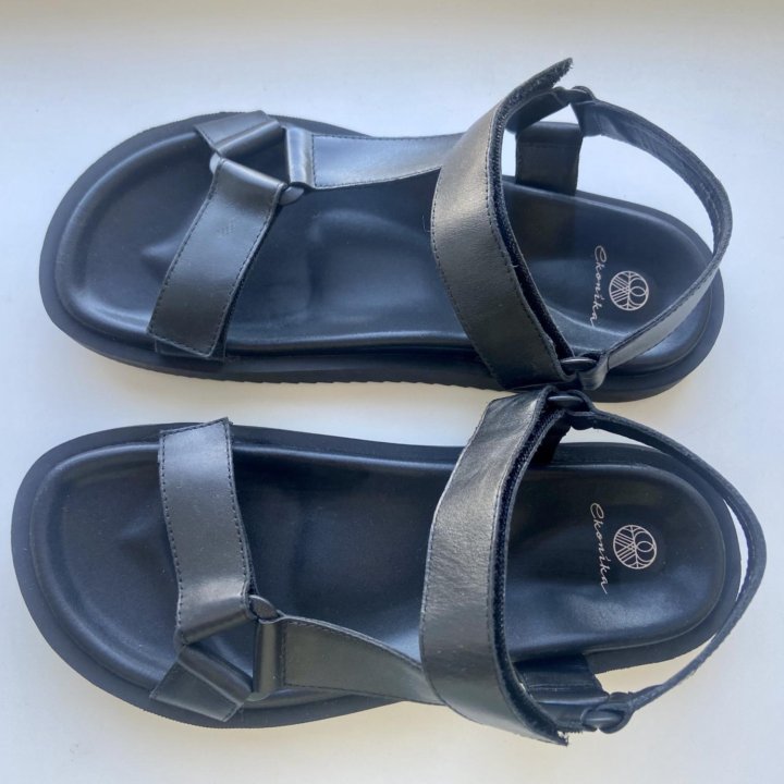 Кожаные сандалии