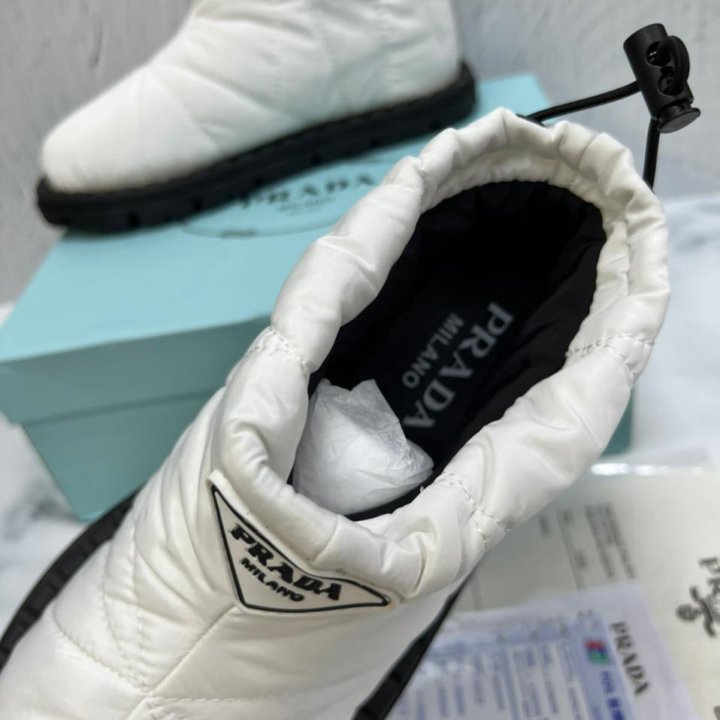 Дутики белые Prada