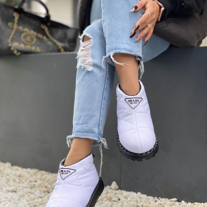 Дутики белые Prada