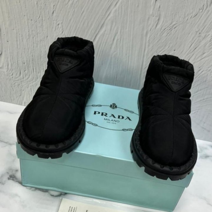 Мини угги Прада