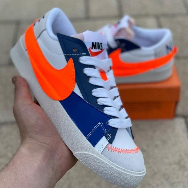 Новые кроссовки