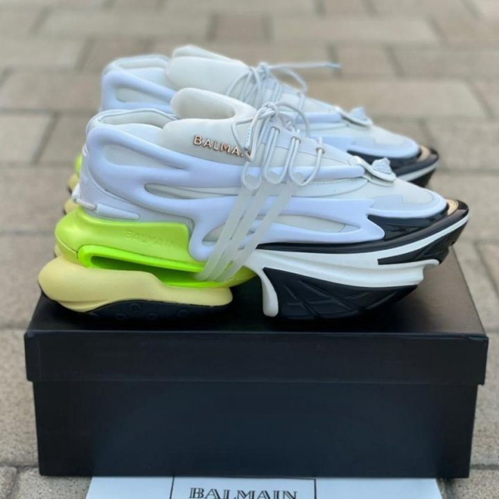 Новые кроссовки